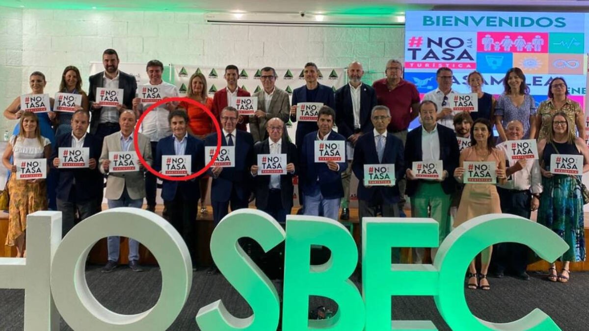 Foto de archivo de un acto celebrado en 2021 en Benidorm, donde participó Francesc Colomer