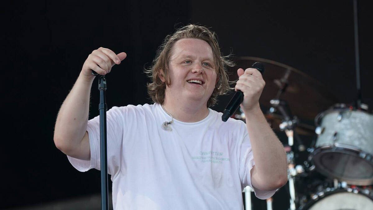 Lewis-Capaldi en concierto