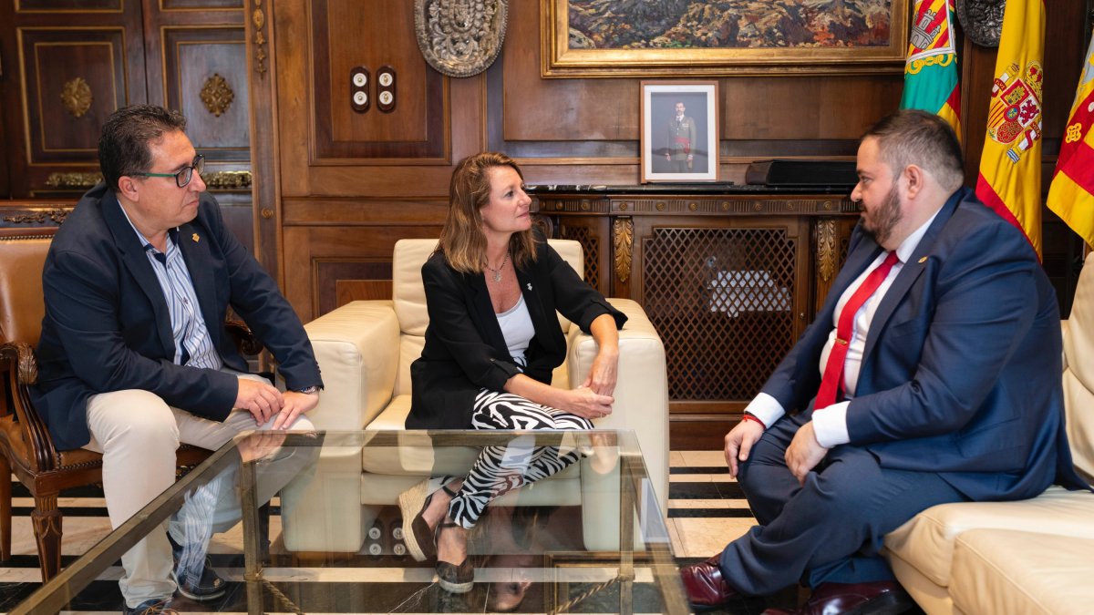 Begoña Carrasco junto con Paco Cabañero y a José Salvador Tárrega