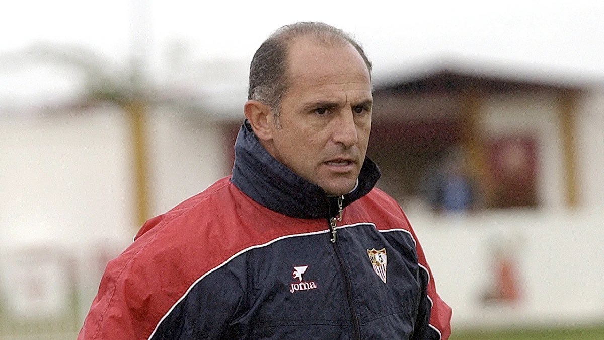 Luis de la Fuente, cuando entrenaba en la cantera del Sevilla.