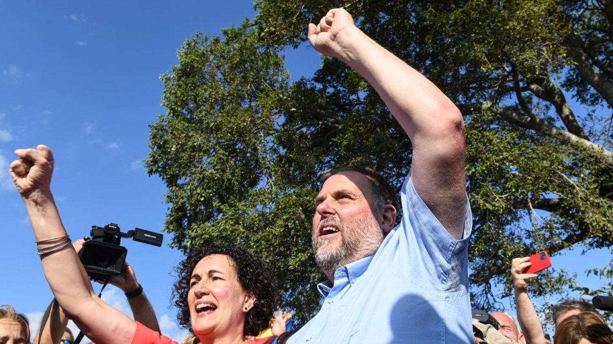 La secretaria general de ERC, Marta Rovira, y el expresidente del partido, Oriol Junqueras, se reencuentran en Cantallops (Girona)
GLÒRIA SÁNCHEZ-EUROPA PRESS
12/7/2024