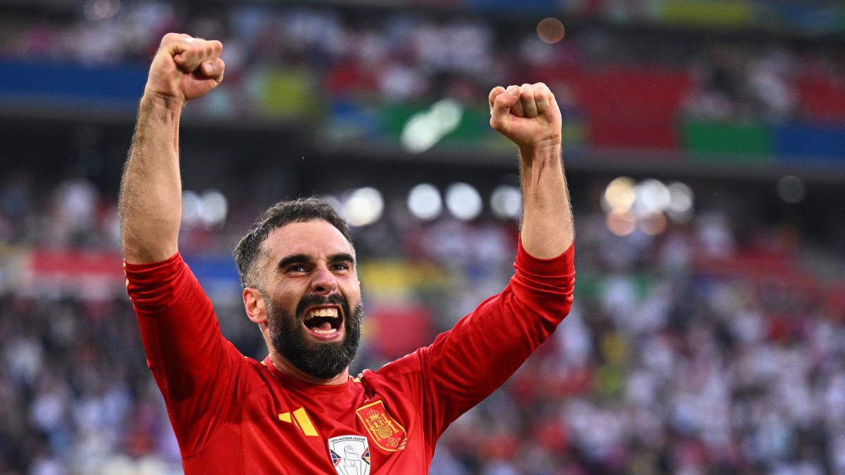 Dani Carvajal durante un partido con España.