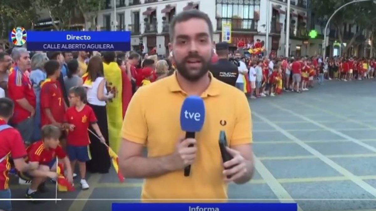 El periodista de Televisión Española Pablo Ramos, en el directo de Televisión Española.