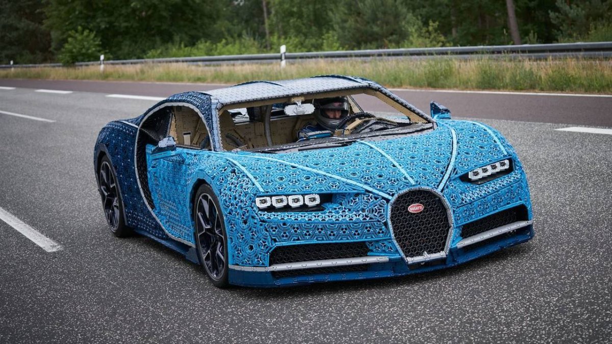 Lego construye un Bugatti Chiron con un millón de piezas que se puede conducir