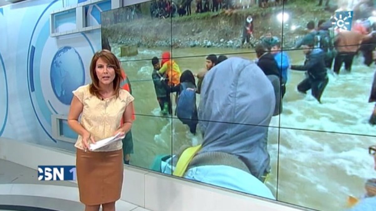 la presentadora dando paso al tema del día para Canal Sur, la crisis de los refugiados.