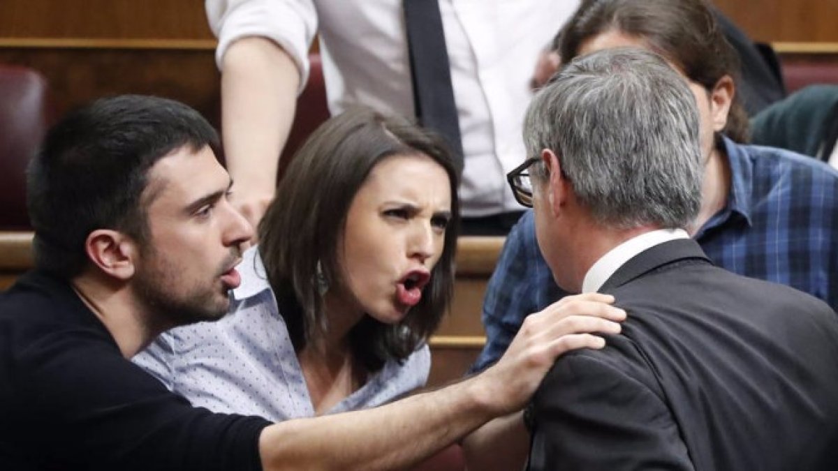 Irene Montero increpa a José Manuel Villegas, de Ciudadanos.