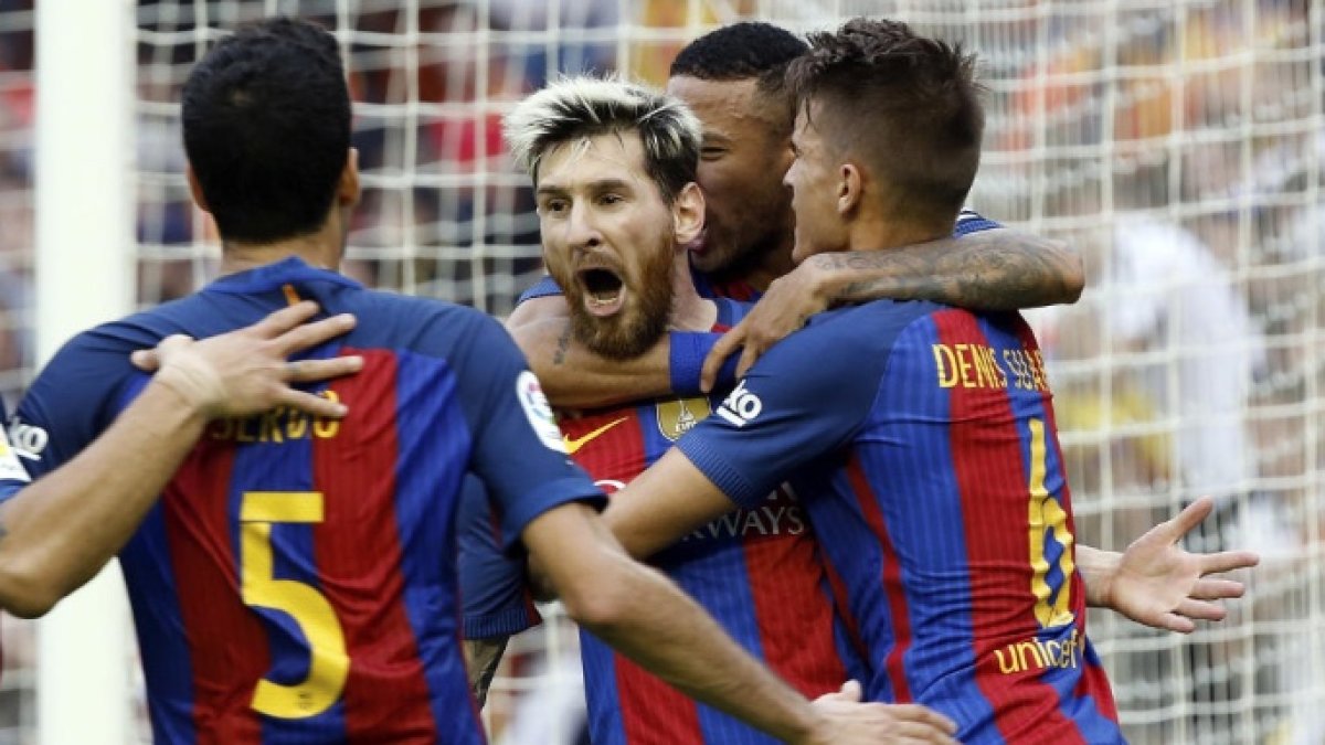 Messi celebra el gol que dio la victoria y abrió la polémica.