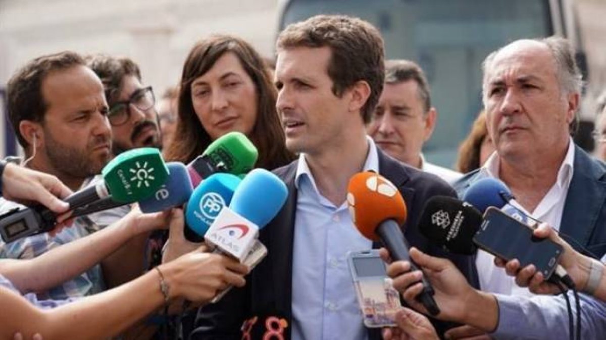 Casado, en Andalucía la semana pasada junto a Loles López y el alcalde de Algeciras