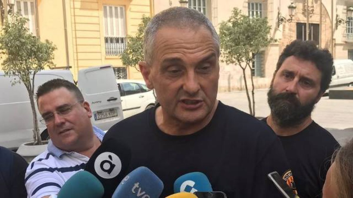 El presidente del Sindicat Valencià Republicà de bomberos, Ximo Cunyà