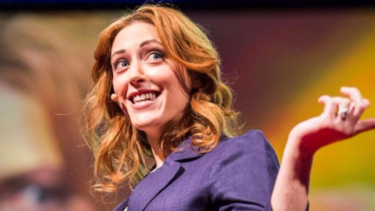 La psicóloga Jane Mcgonigal durante su charla en TEDx.