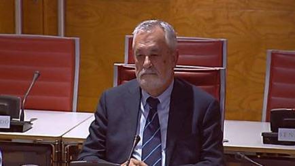 Griñán se negó a declarar en el Senado.