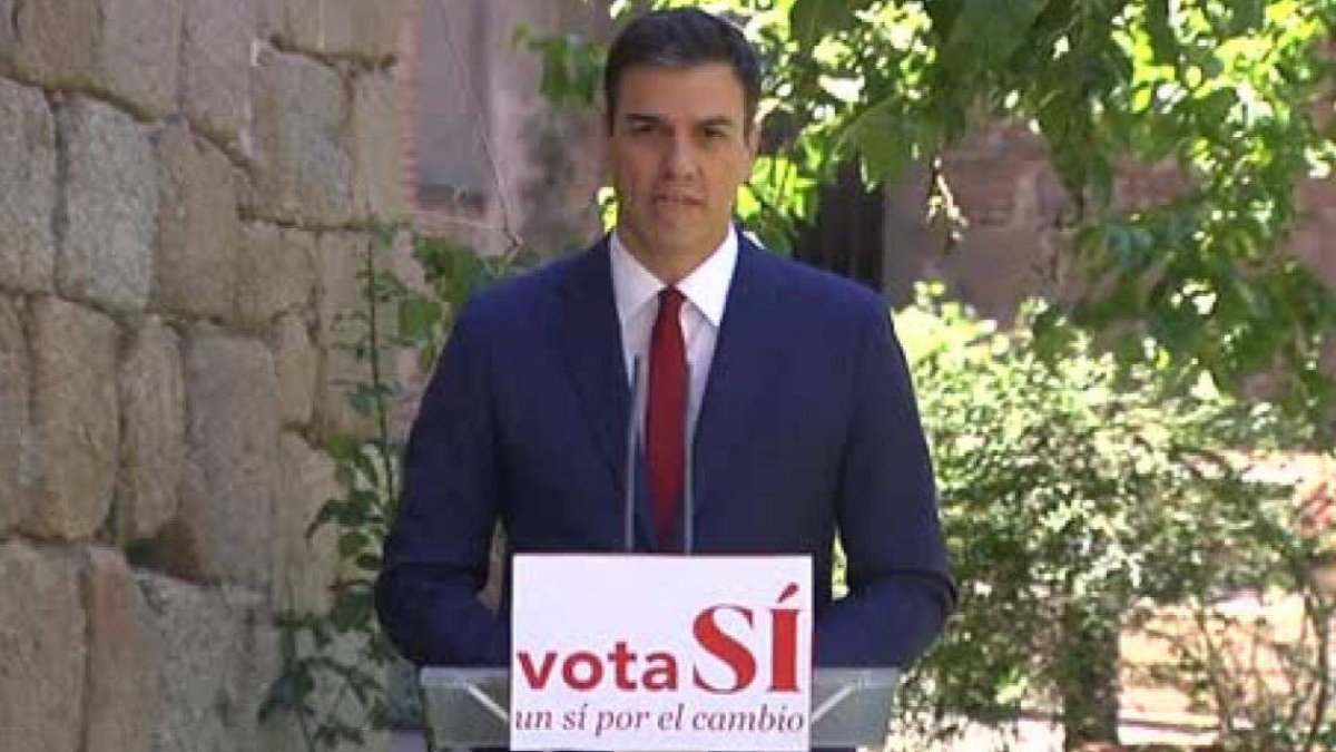 Pedro Sánchez durante aquella comparecencia en la que pidió la dimisión del ministro.