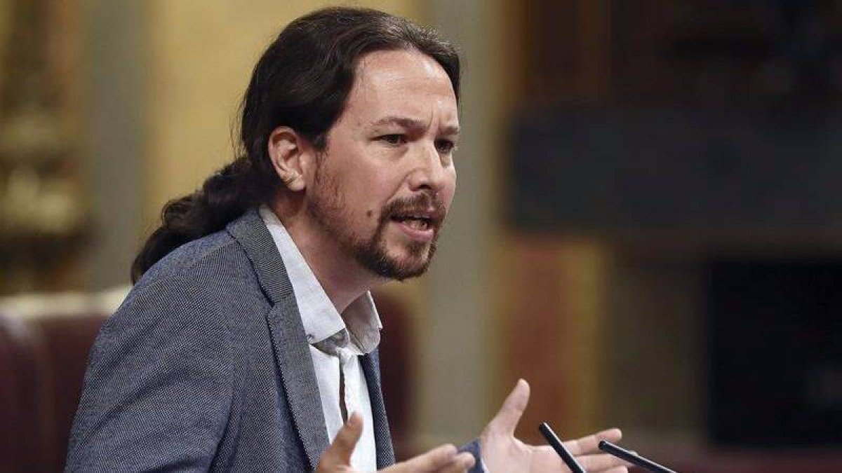 Iglesias durante aquella comparecencia de Rajoy.