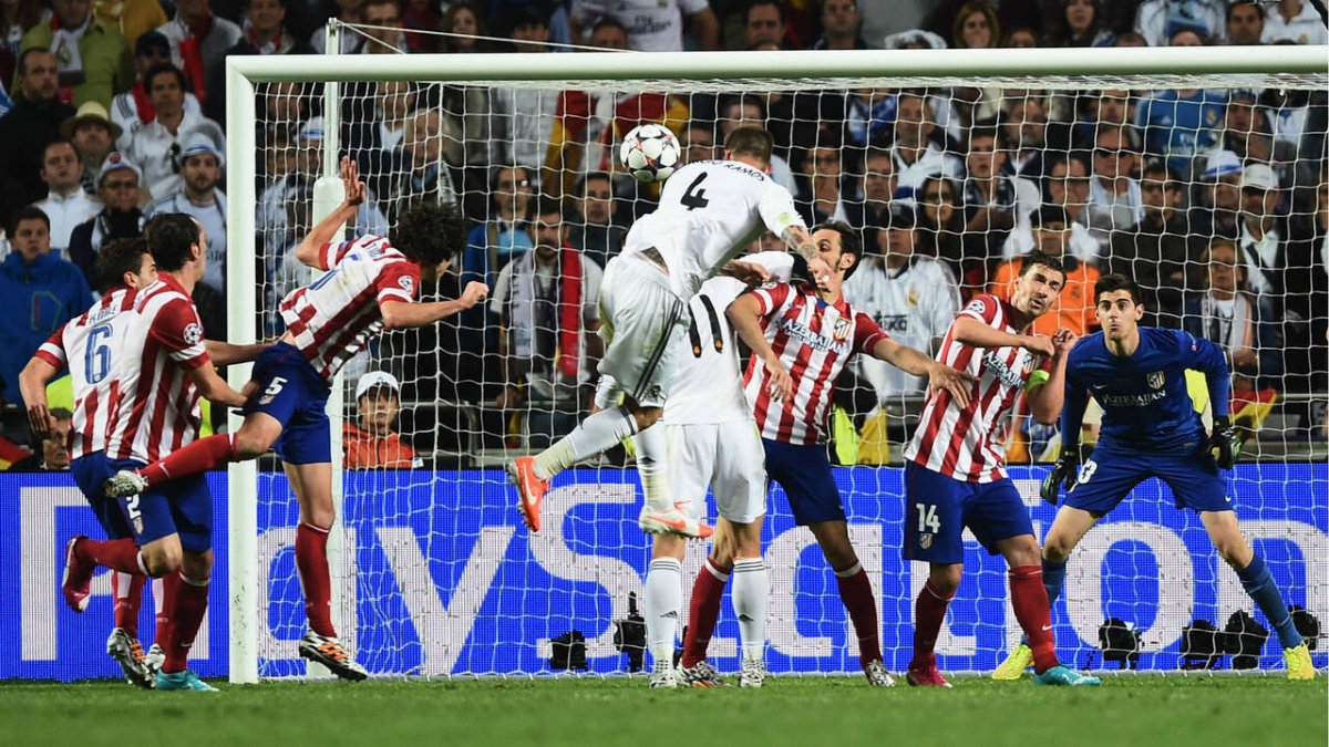 Sergio Ramos marcando el gol del empate en la Champions de Lisboa.