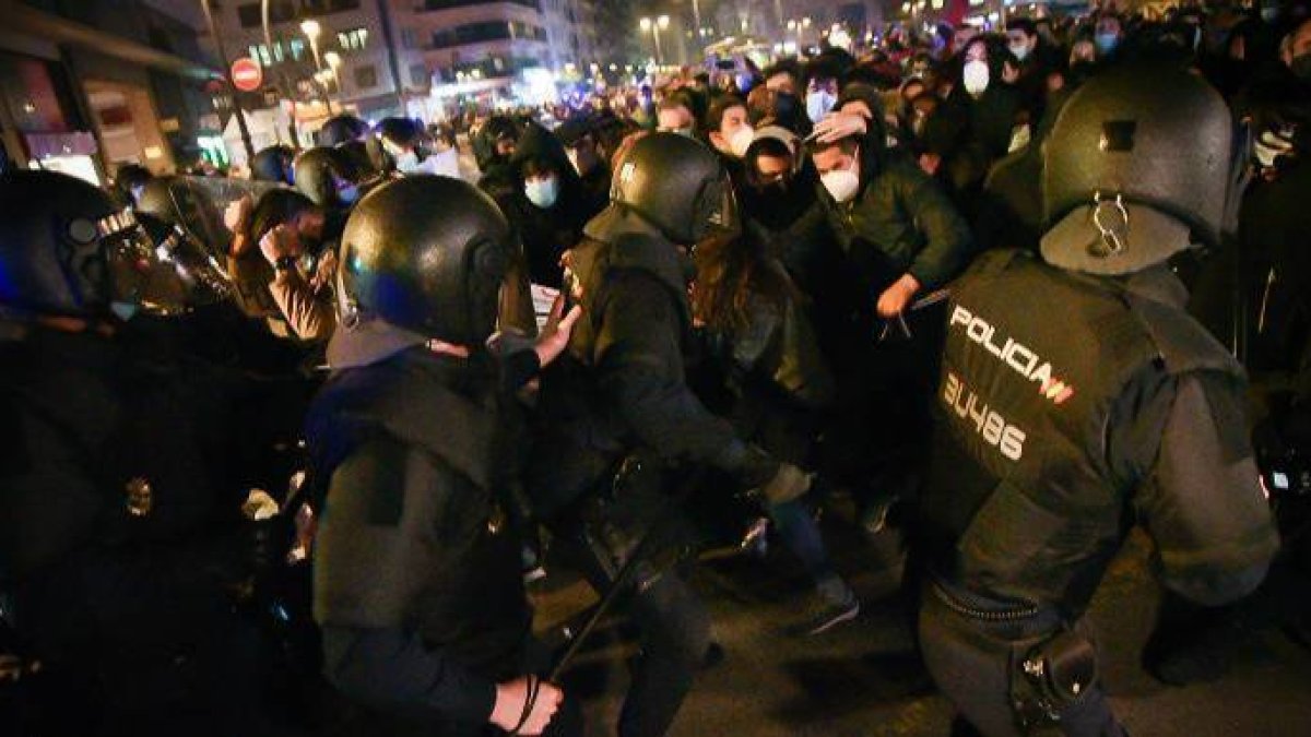 Las cargas policiales se ha repetido por tercer día consecutivo.