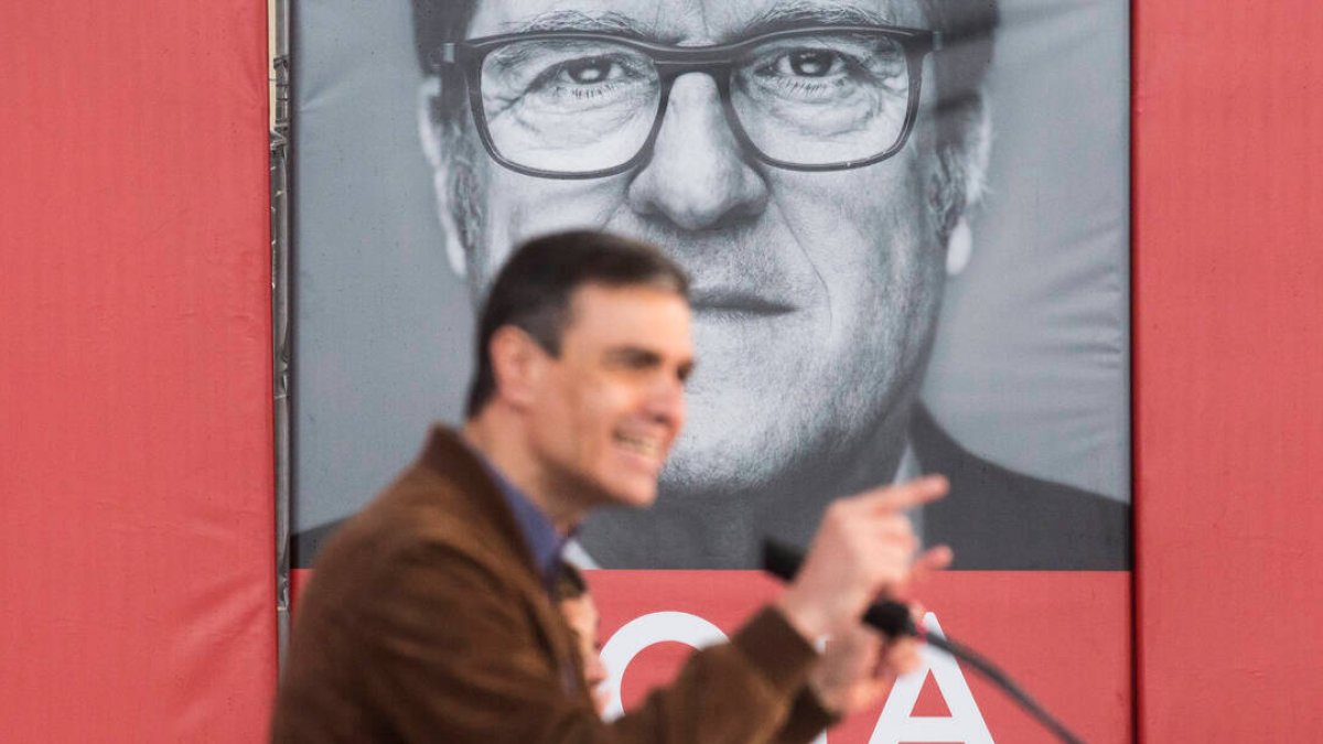 Pedro Sánchez, ante Gabilondo en la última campaña