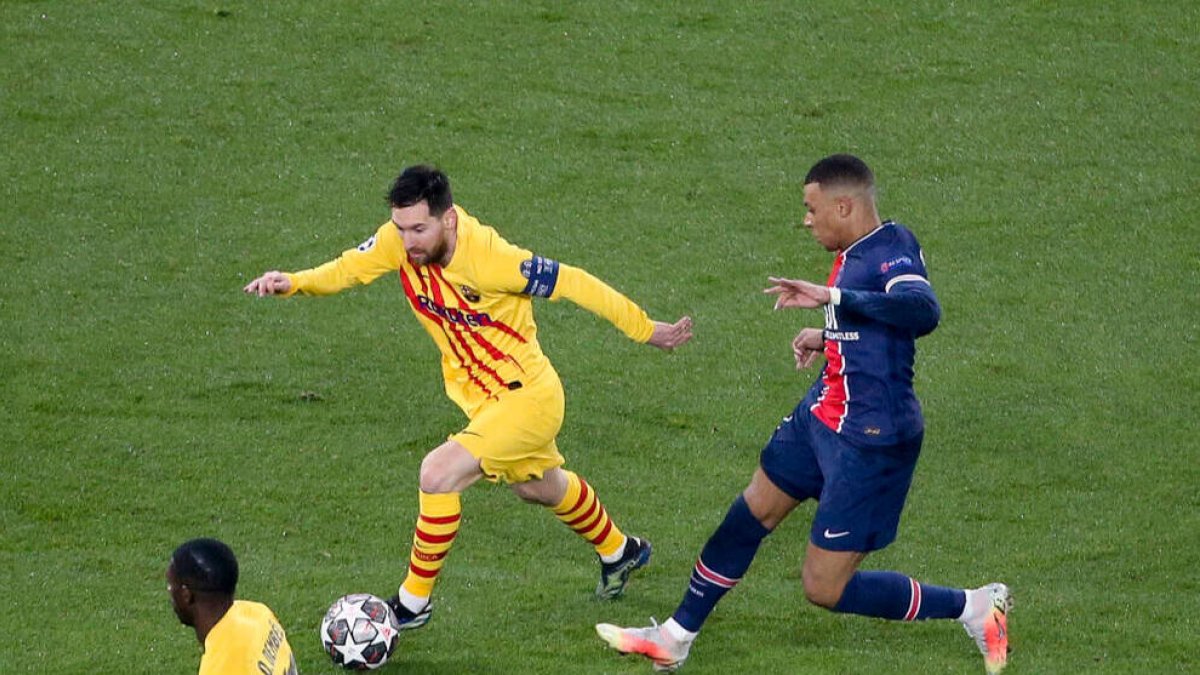 Messi y Mbappé coincidieron en la reciente eliminatoria de Champions que acabó con el Barça fuera de Europa.