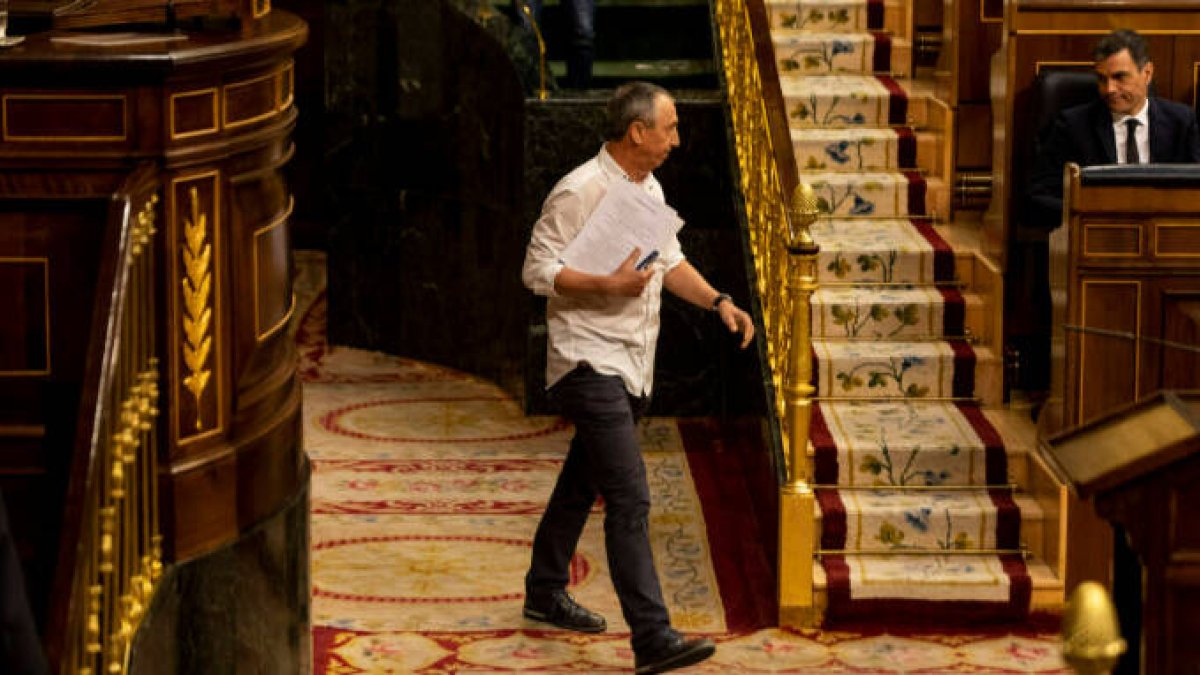 El portavoz de Compromís en el Congreso de los Diputados, Joan Baldoví, junto a Pedro Sánchez