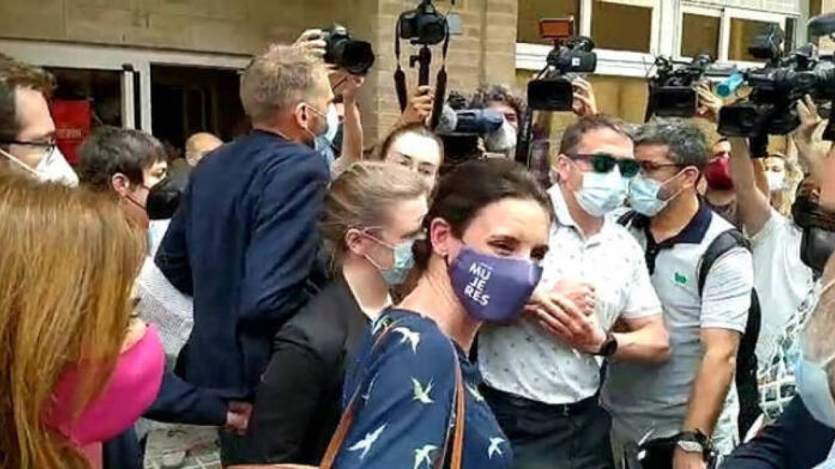 Irene Montero, abucheada en Valencia cuando se reunió con la vicepresidenta Oltra