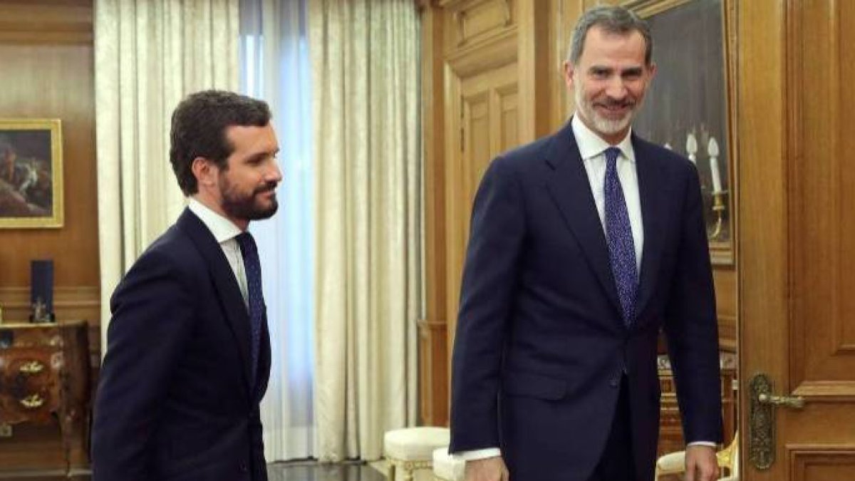 El Rey Felipe VI, en una audiencia con Pablo Casado.