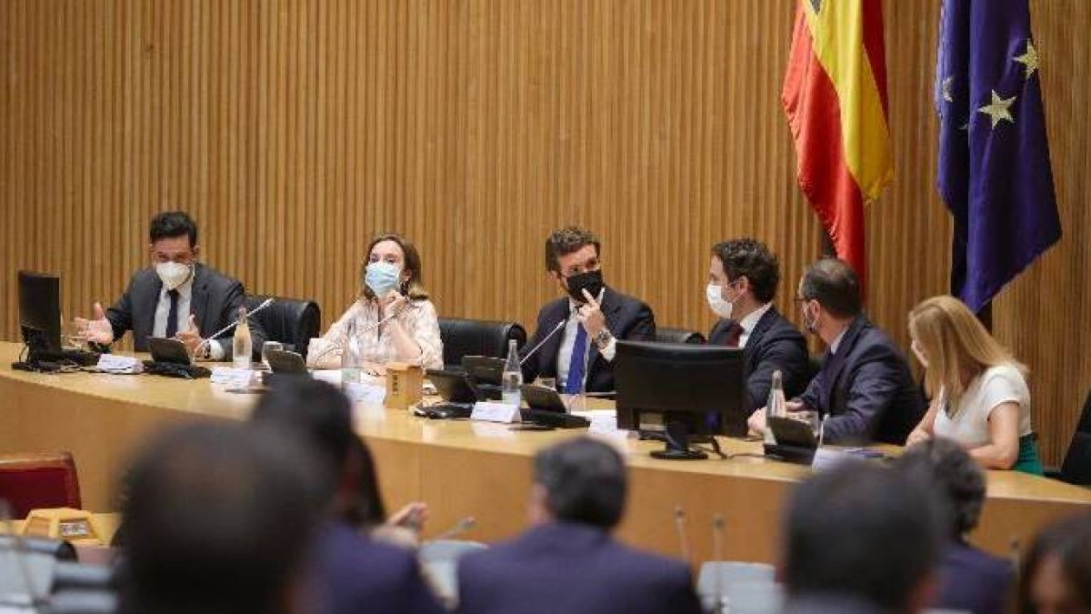 Pablo Casado, este lunes en la reunión conjunta de sus diputados y senadores.