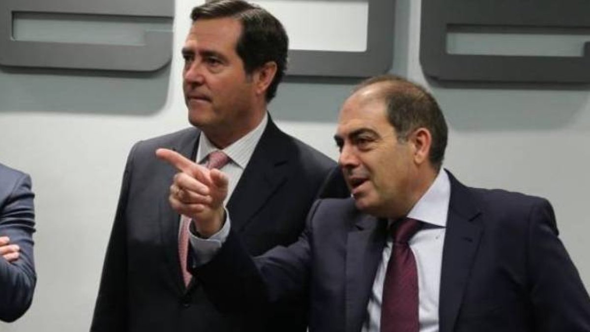 El presidente de los autónomos, Lorenzo Amor, con el líder de la CEOE.