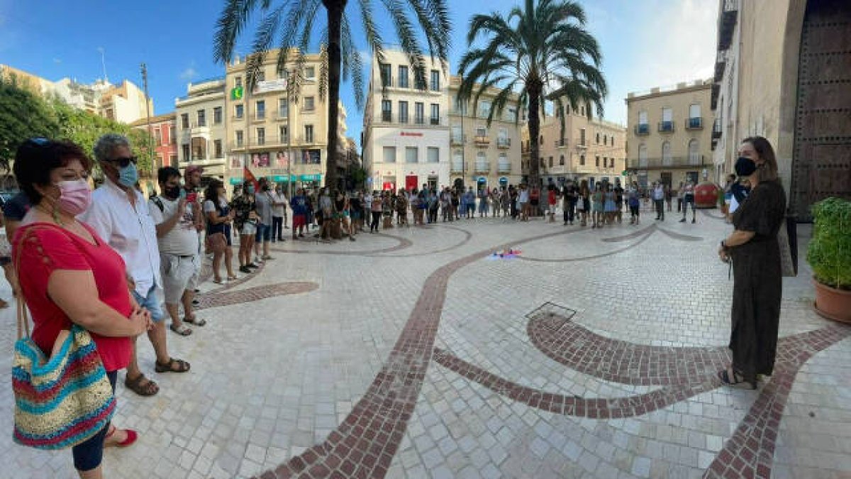 El Ayuntamiento de elche se ha sumado a la protesta vecinal por lo sucedido en Afganistán