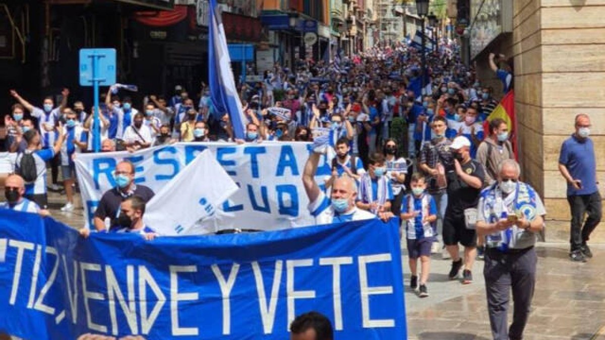 Más de mil personas han recorrido las calles del centro de la ciudad