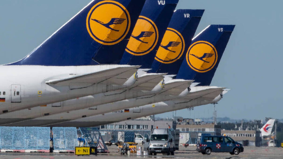 Los aviones de la compañía Lufthansa en el aeropuerto de Frankfurt.