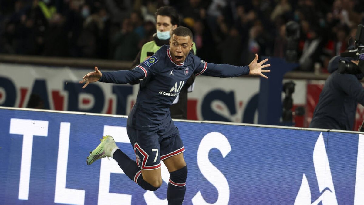 Mbappé celebra uno de sus goles este pasado fin de semana ante el Saint-Étienne.