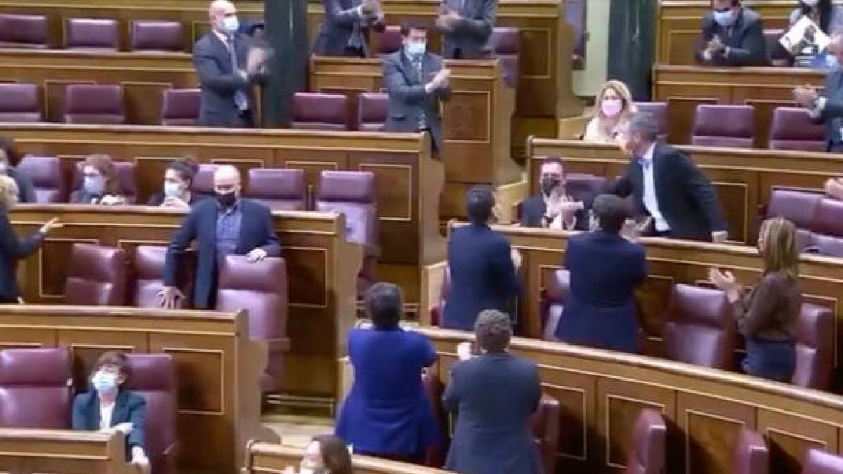 Momento de la bronca entre diputados de ERC y Ciudadanos