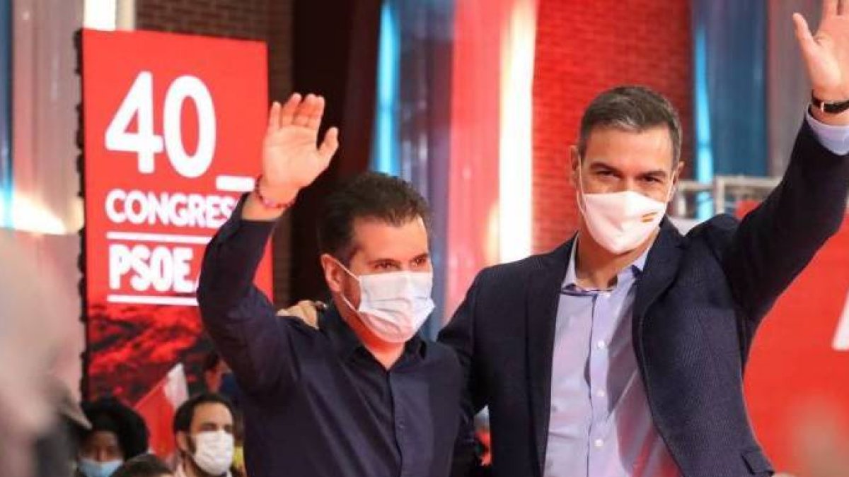 Sánchez y el líder del PSOE en Castilla y León, Luis Tudanca.