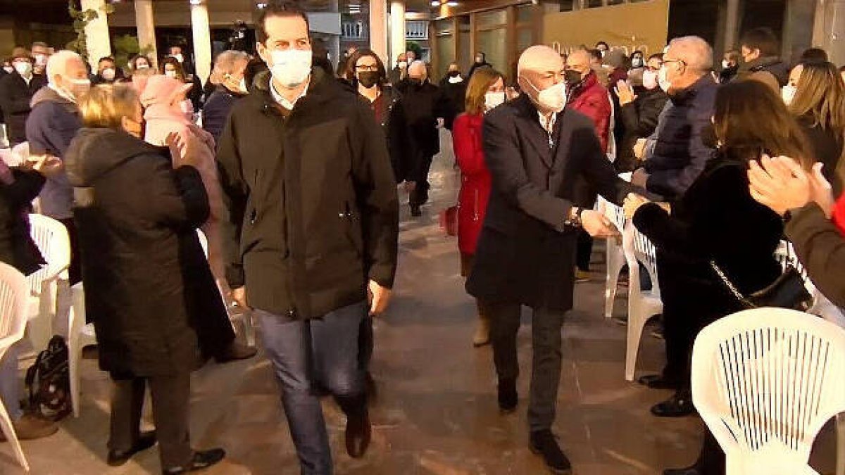 Rubén Alfaro acompañando a Alejandro Soler durante la campaña de las primarias