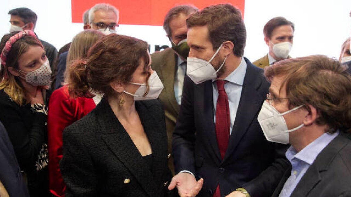 Pablo Casado, Isabel Díaz Ayuso y José Luis Martínez Almeida