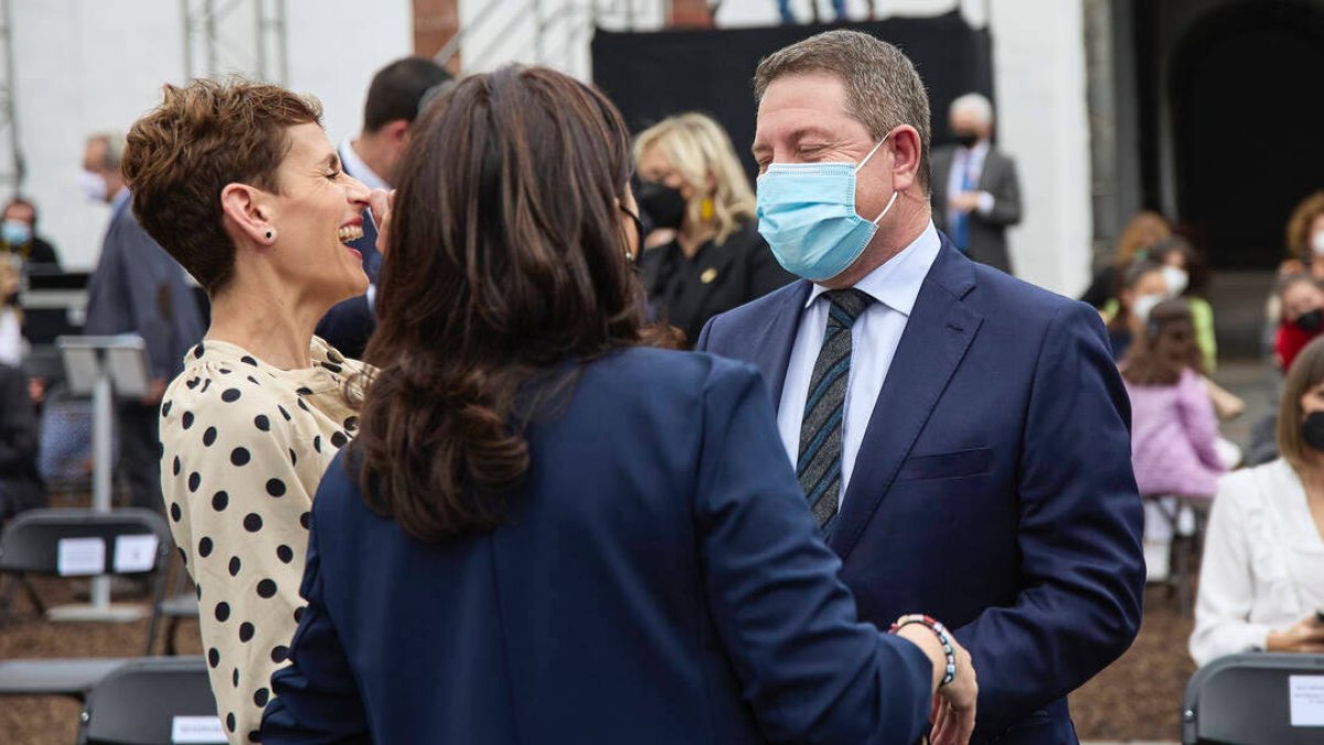 La presidenta de Navarra, María Chivite; la presidenta de La Rioja , Concha Andreu; y el presidente de Castilla La Mancha, García Page