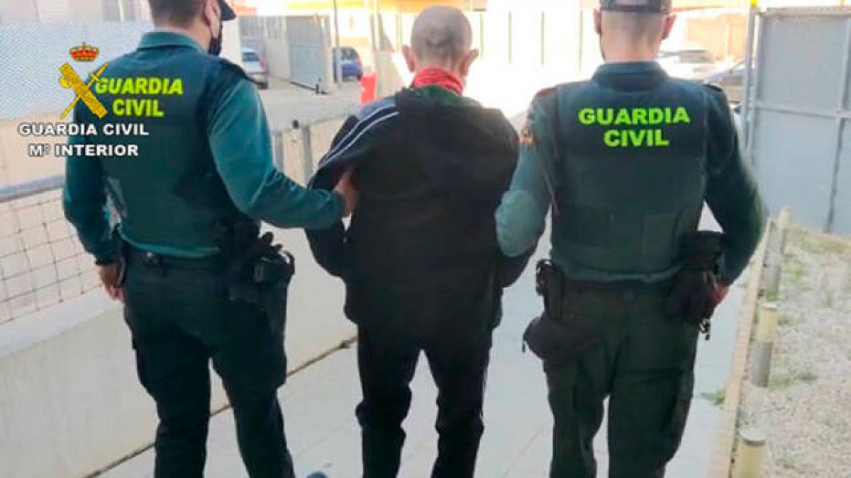 Los agentes detuvieron al presunto atracados dos horas después de los hechos