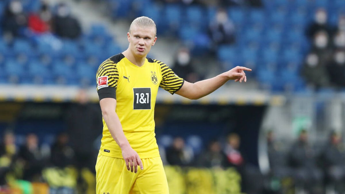 Erling Haaland durante un partido con el Borussia Dortmund esta temporada.