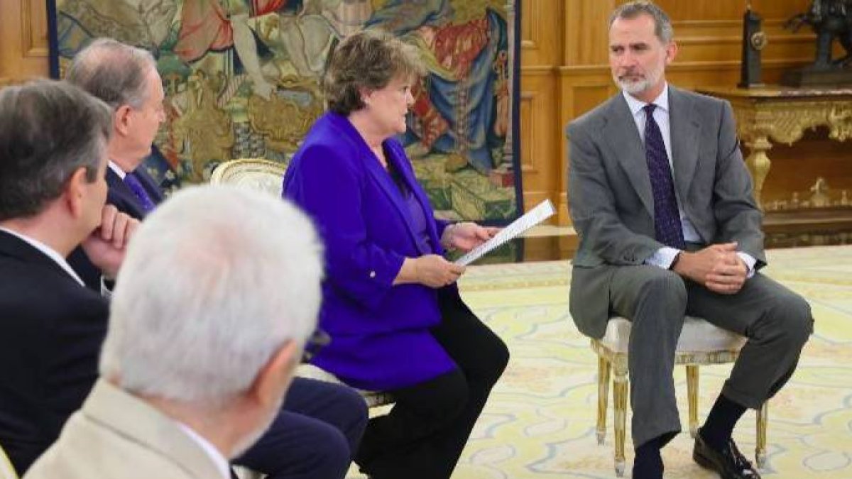 El Rey, este jueves, con los miembros del Tribunal de Cuentas.