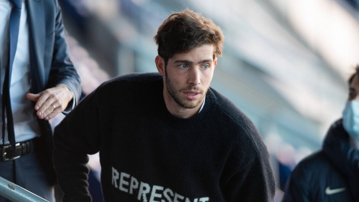 Sergi Roberto durante un acto oficial en las gradas del Camp Nou.