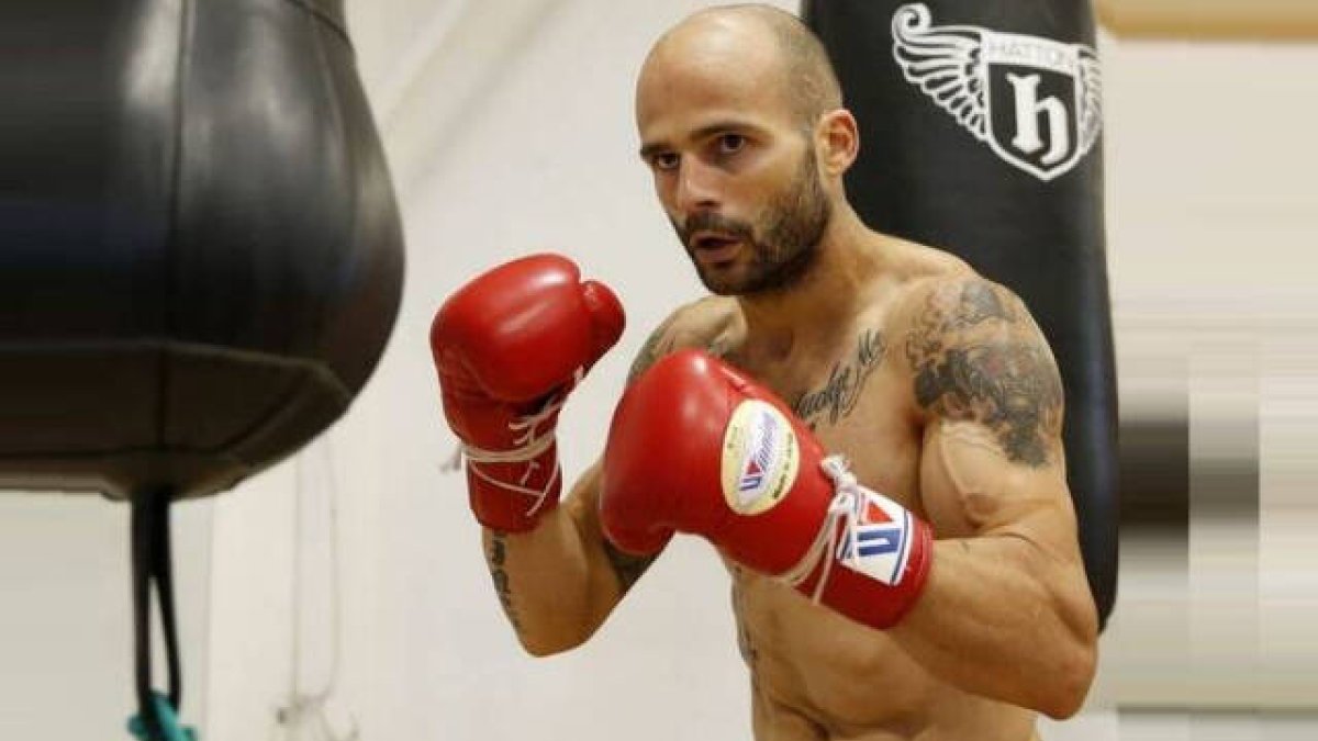 Kiko Martínez 'La Sensación' durante un entrenamiento