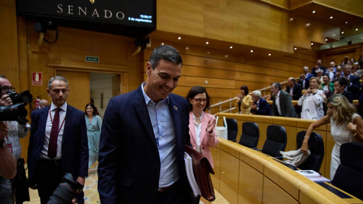 Pedro Sánchez llega al Senado