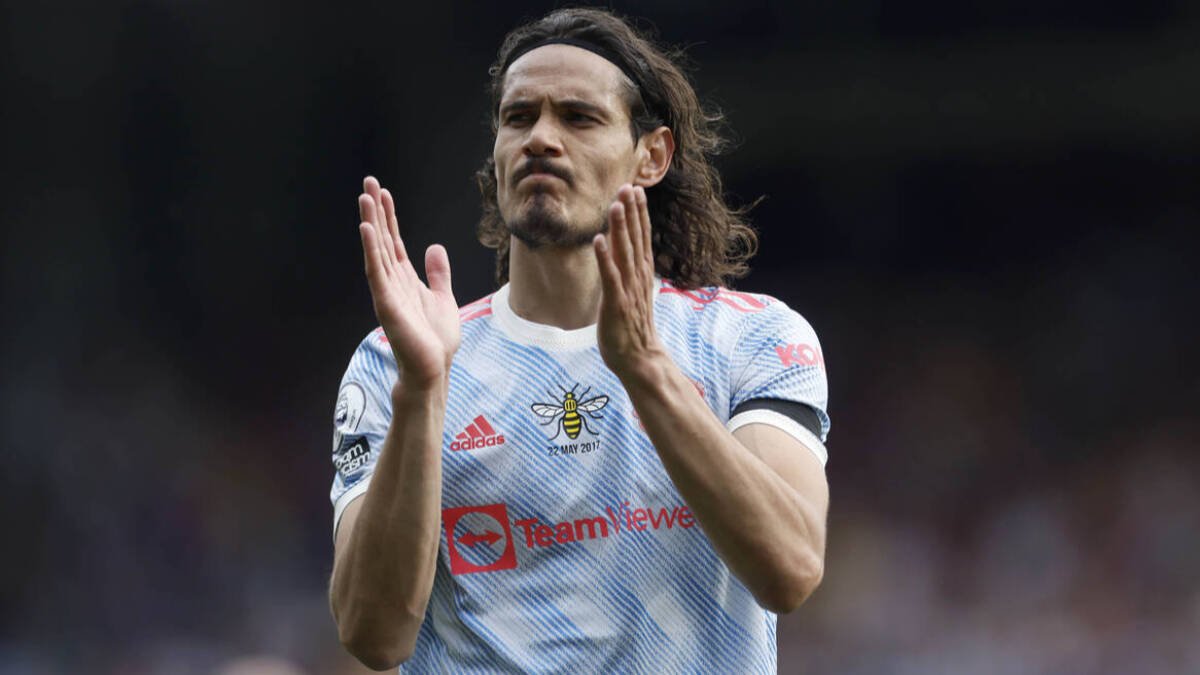 Cavani, con la camiseta del Manchester United, en un encuentro de la pasada temporada.