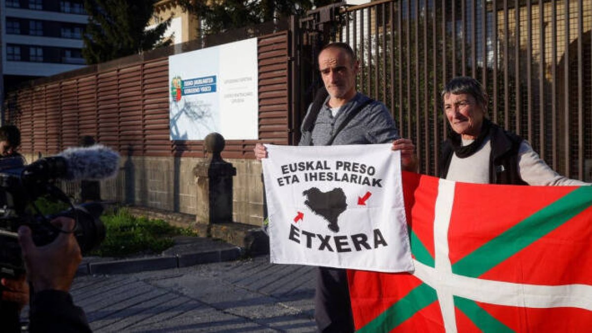 El expreso de ETA Xabier Atristain a su salida de la prisión