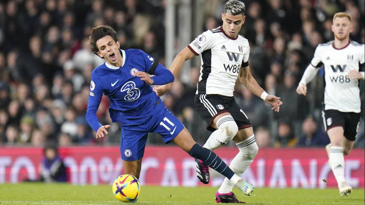 Joao Félix, con la camiseta del Chelsea, en una acción del partido ante el Fulham.