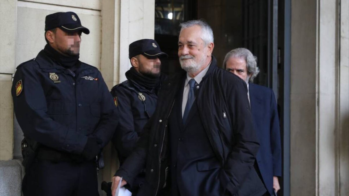 El expresidente de la Junta de Andalucía, José Antonio Griñán, en la Audiencia de Sevilla.