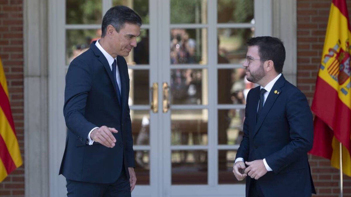 El presidente del Gobierno, Pedro Sánchez, y el de la Generalitat, Pere Aragonés.