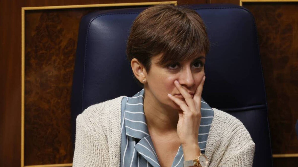 La ministra Portavoz, Isabel Rodríguez, en el Congreso de los Diptuados.