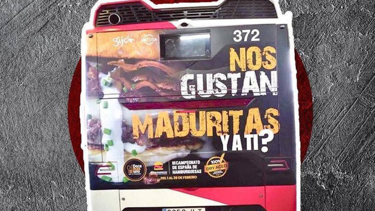 Anuncio de hamburguesas en los autobuses de Gijón