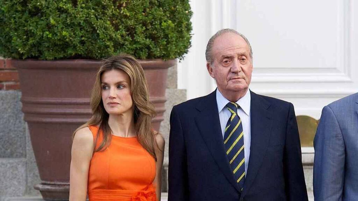 La Reina Letizia junto al Rey Juan Carlos.