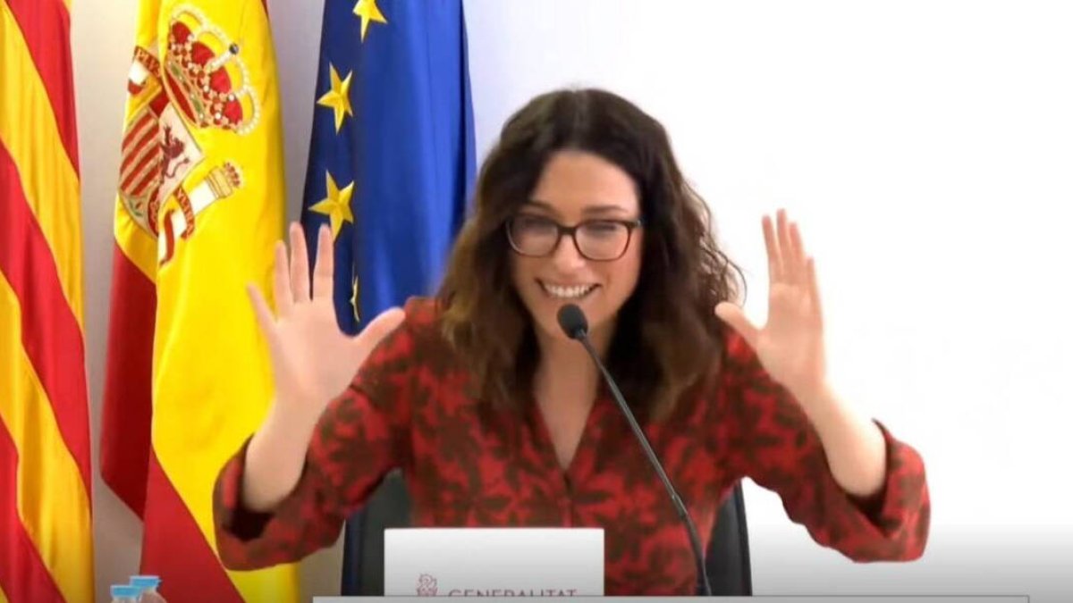 La portavoz del Consell y vicepresidenta, Aitana Mas, en rueda de prensa tras el pleno del Consell en la nueva sede de Alicante.